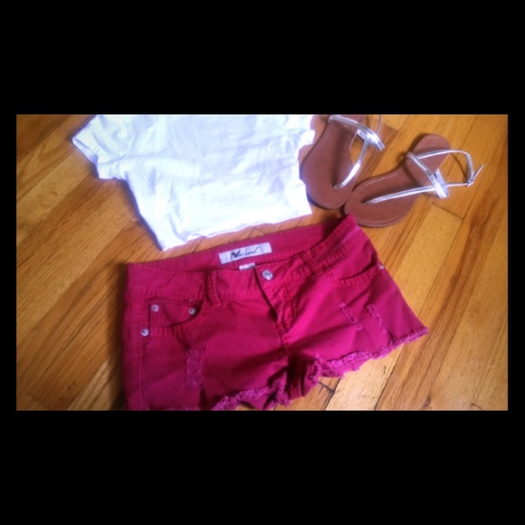 Wet Seal Pants - 🌺WET SEAL BURGUNDY DISTRESSED JEAN SHORTS🌺